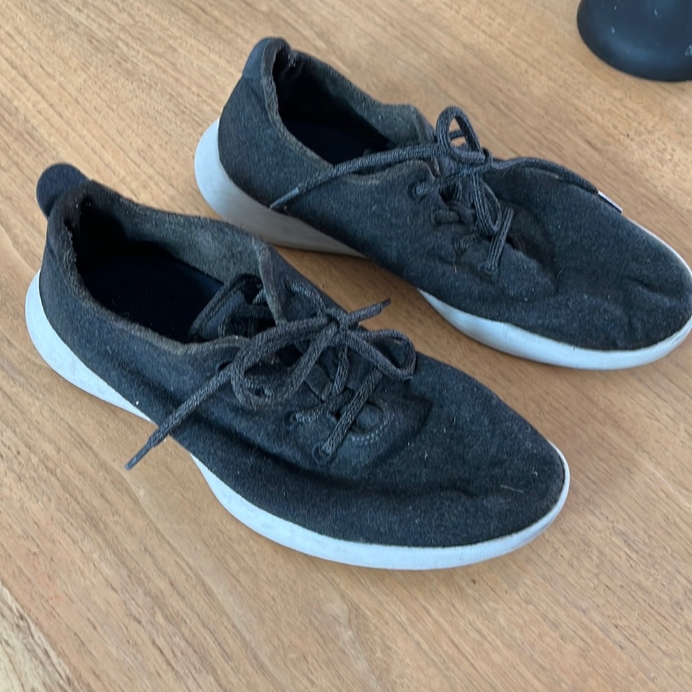 Men’s sz 10 dark green allbirds